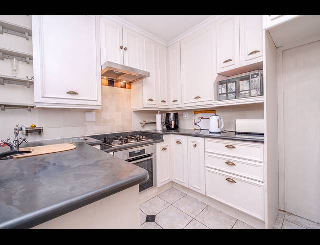 2 BEDROOM TOWNHOUSE FOR SALE IN BRYANSTON